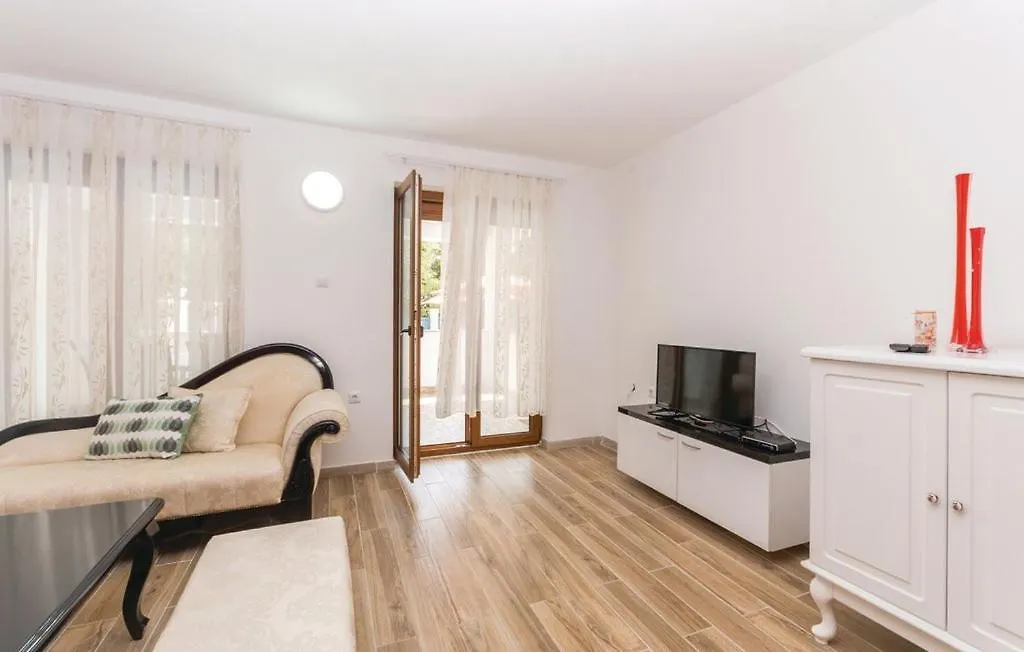 Villa Diana Pakostane 0*,  Croatia