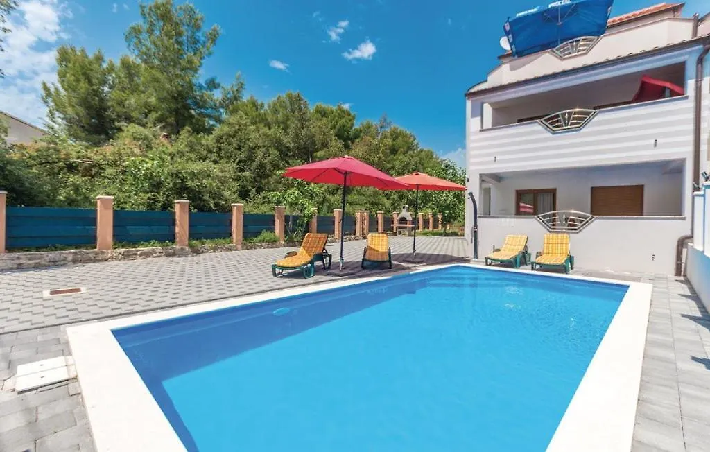 Villa Diana Pakostane