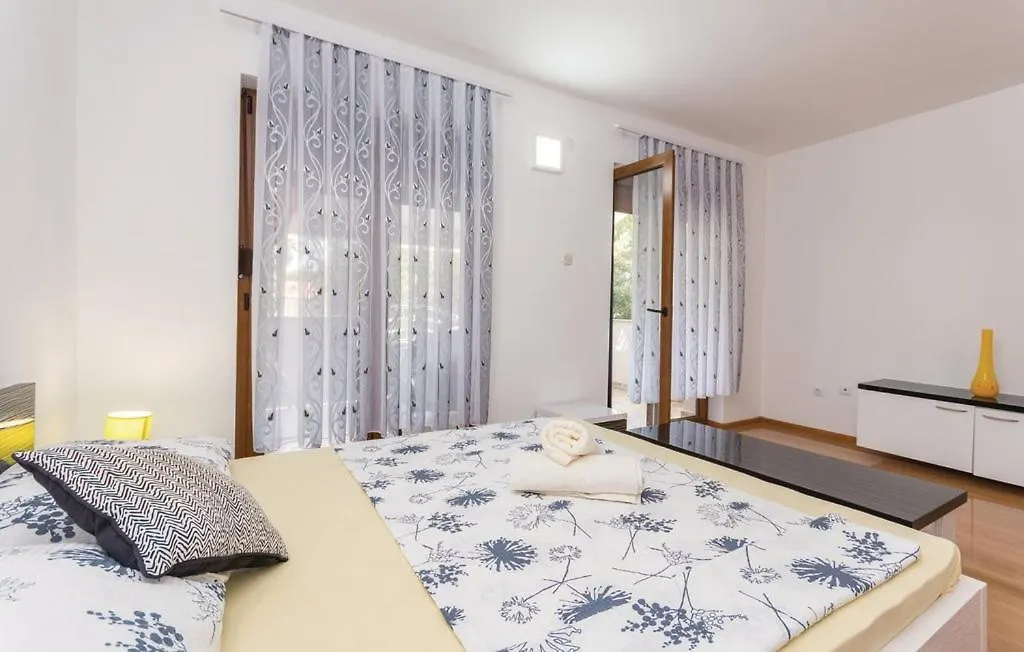 Villa Diana Pakostane 0*,  Croatia