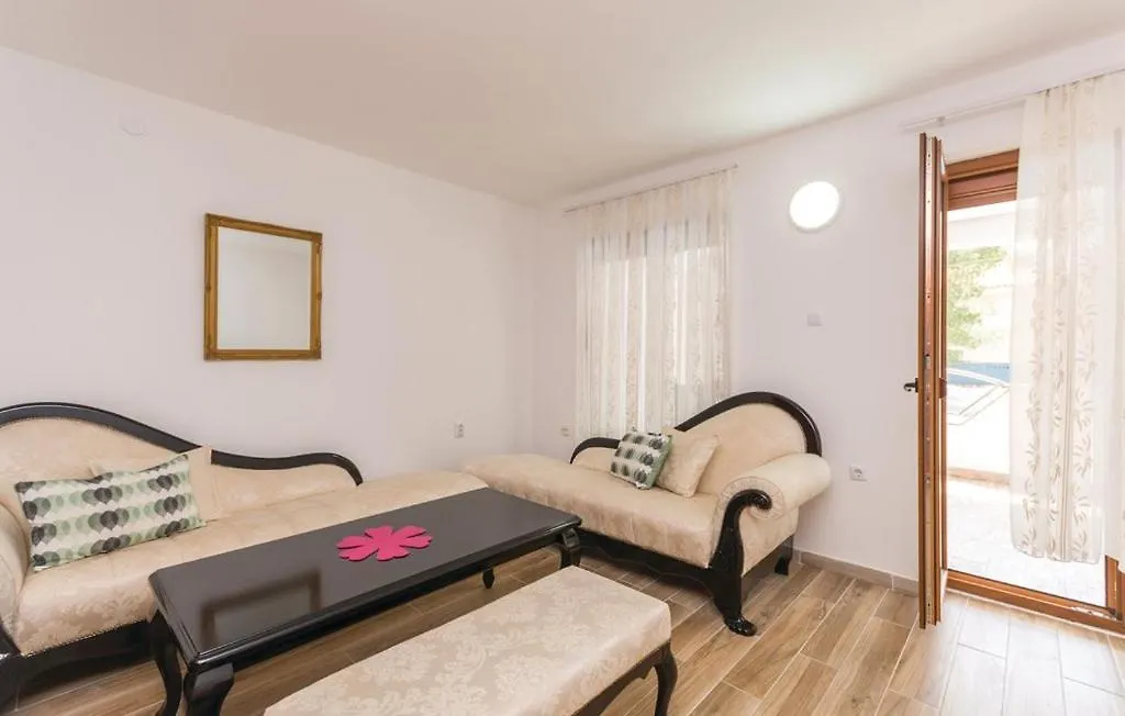 Villa Diana Pakostane 0*,  Croatia